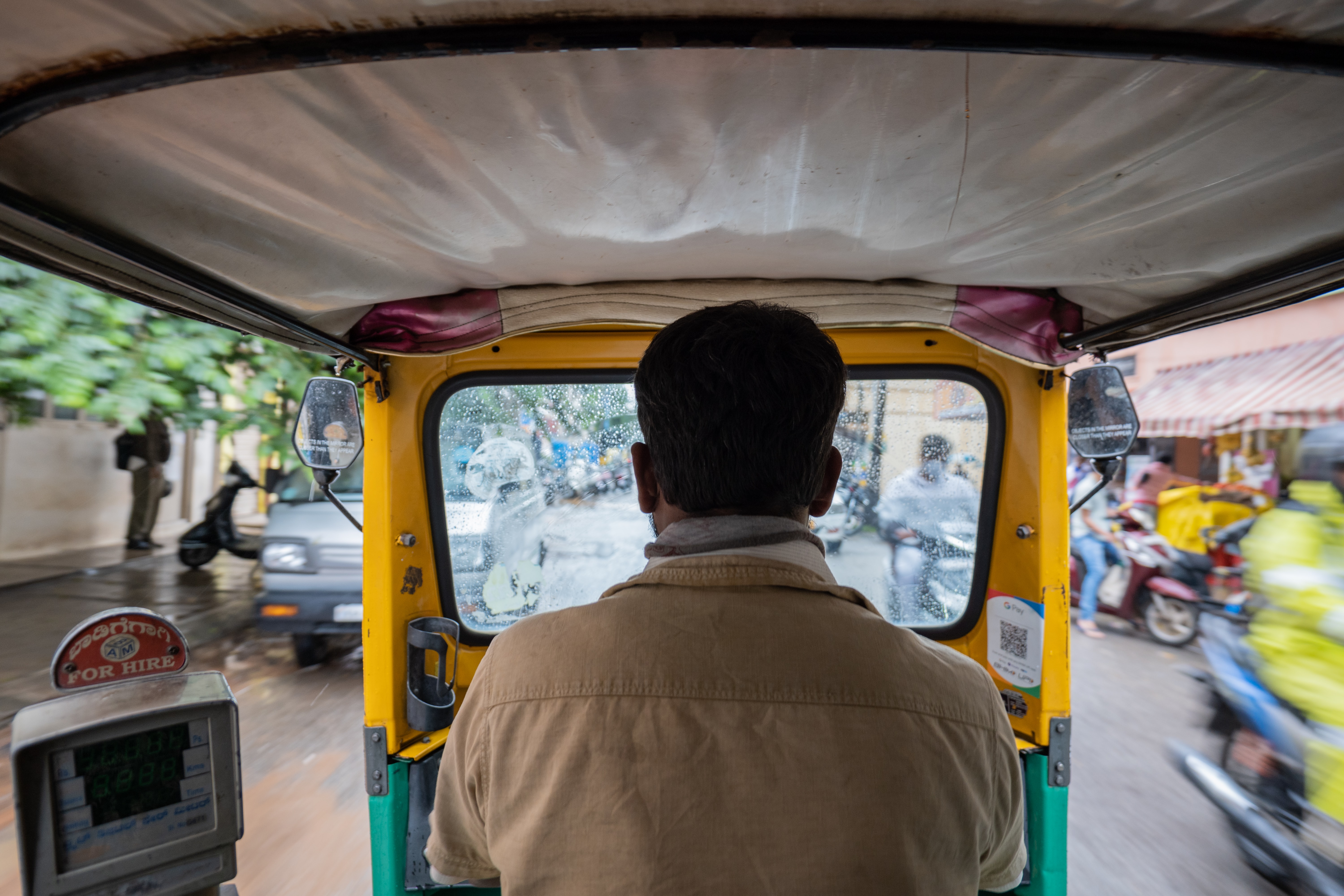 conversing with rickshaw drivers in karnataka